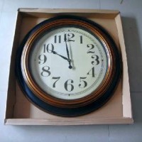 Часы пластик "КЛАССИКА"настенные, цвет коричневый D 75см, циферблат D 53 см стрелки за стеклом